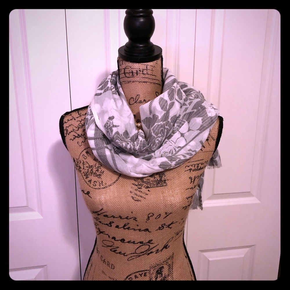 CAbi scarf